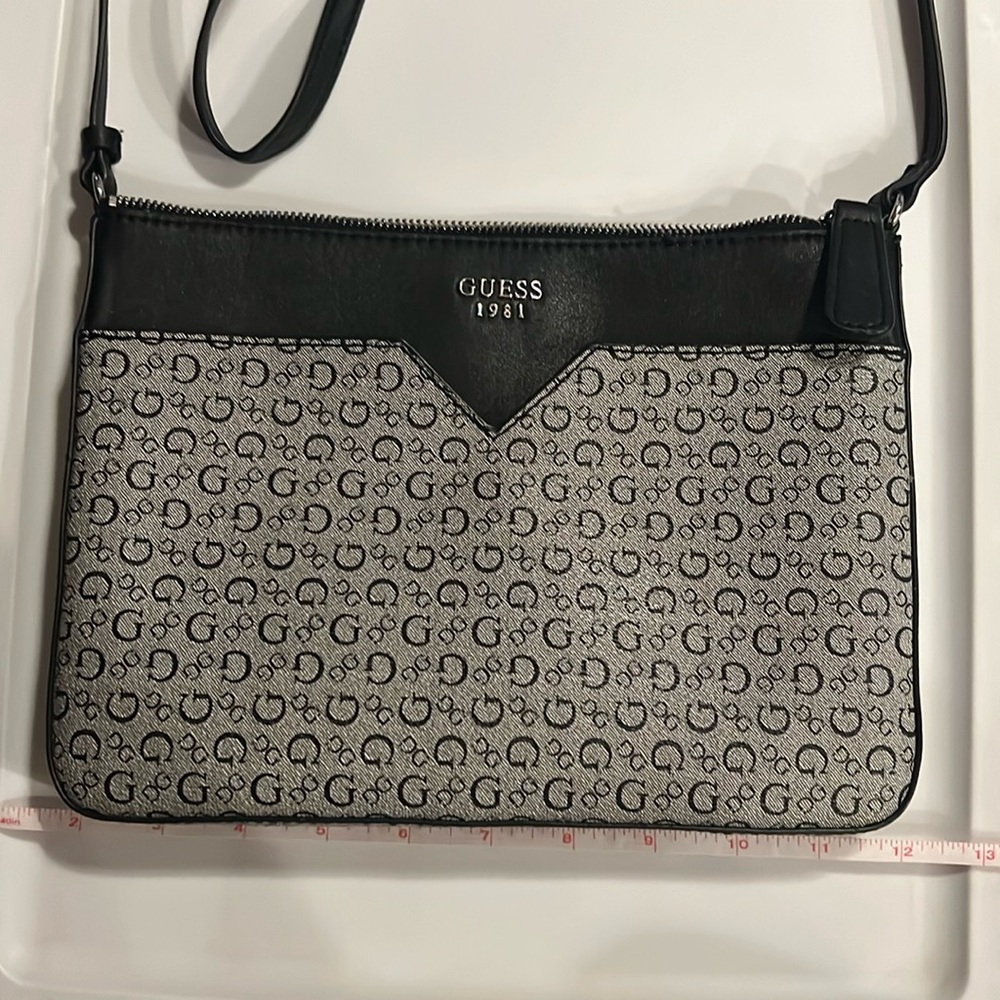 Guess (1981) shoulder bag